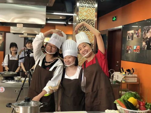 餐桌烟火里的牵挂，不只是味蕾记忆——这帮“大厨”与学长还想说说心里的话